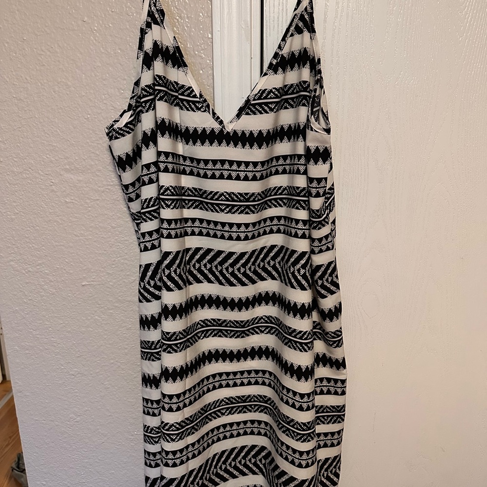 SHEIN Black and White Geometric Dress
